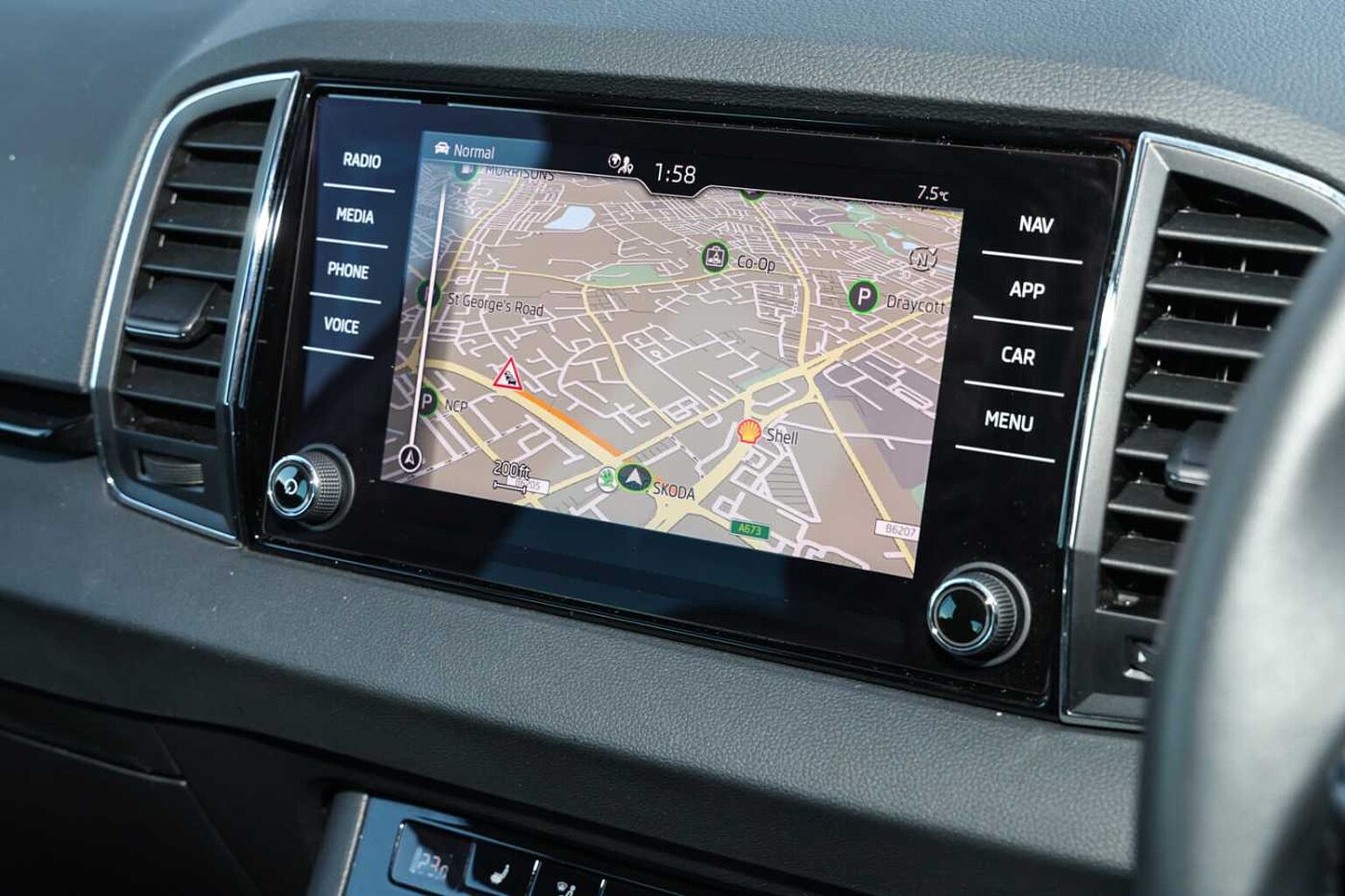 SKODA Karoq SUV 1.5 TSI (150ps) SE L ACT DSG