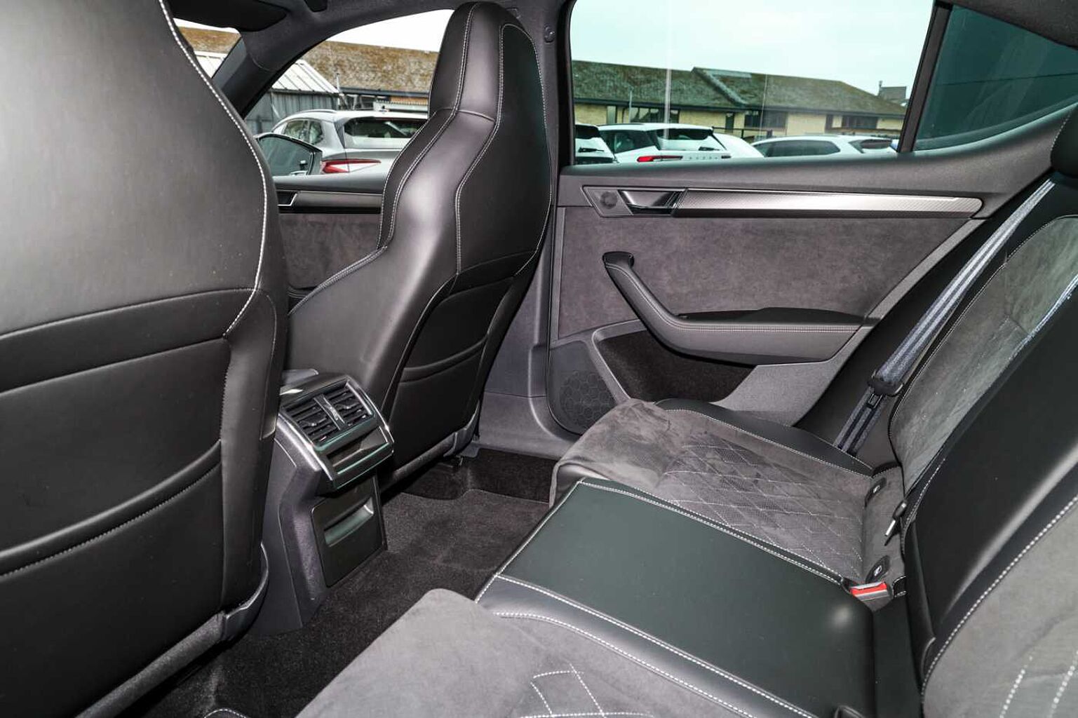 SKODA Superb 1.5 TSI 150ps SportLine Plus ACT DSG Hatch